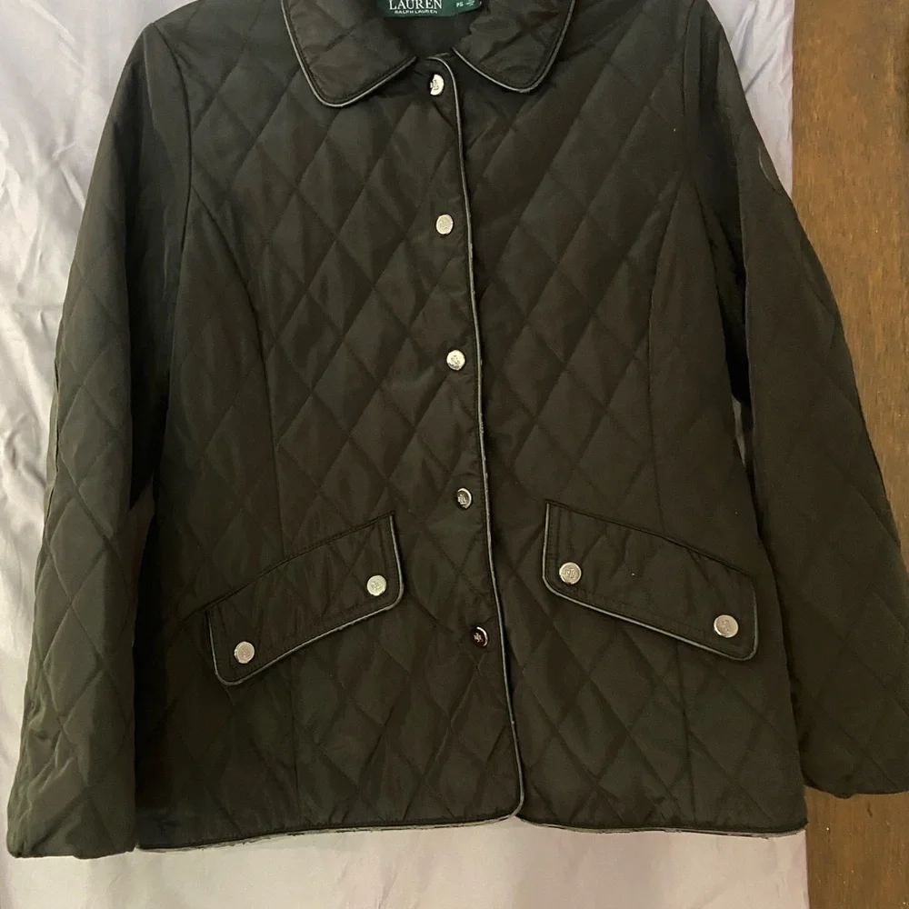 Beautiful button down jacket - Picture 3 of 8